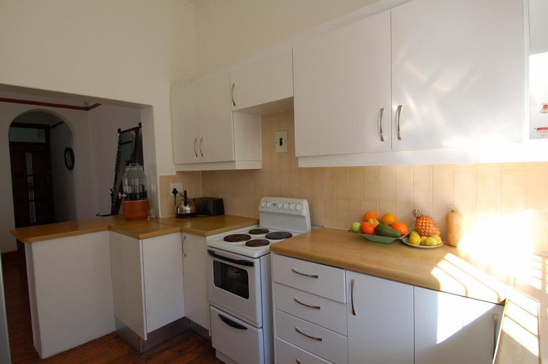 To Let 2 Bedroom Property for Rent in Bantry Bay Western Cape